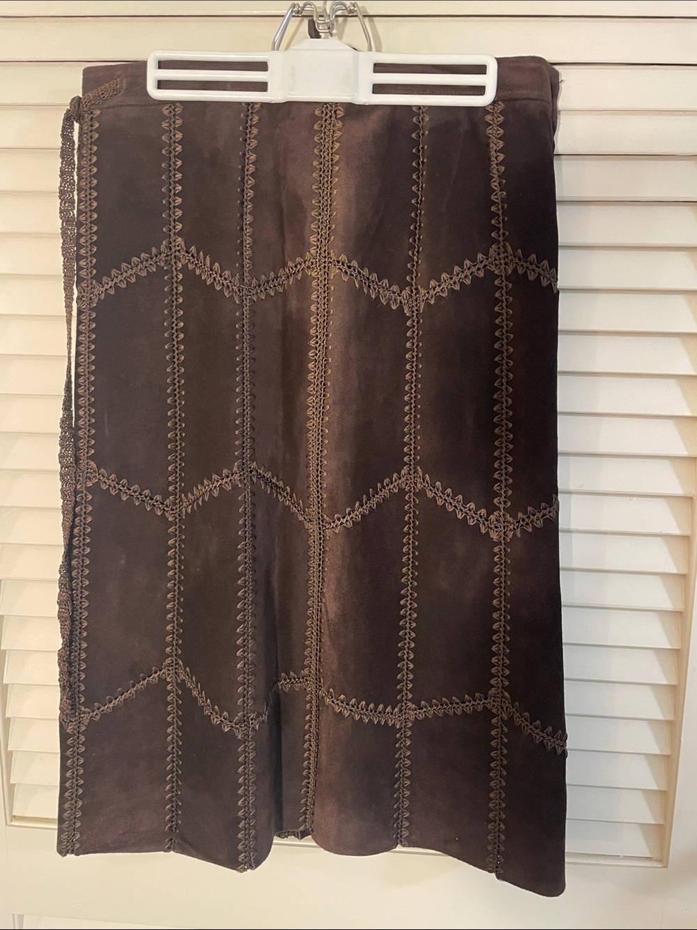 Associated Clothing Patchwork Suede Brown Leather Skirt Whipstitch Crochet